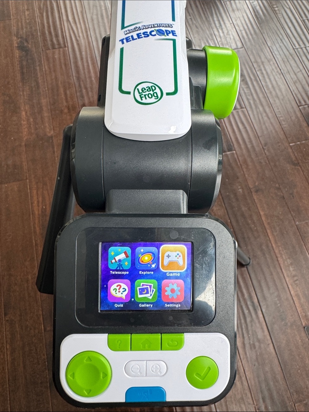 Leap Frog Educational Telescope with Tripod - White & Green - Picture 4 of 4